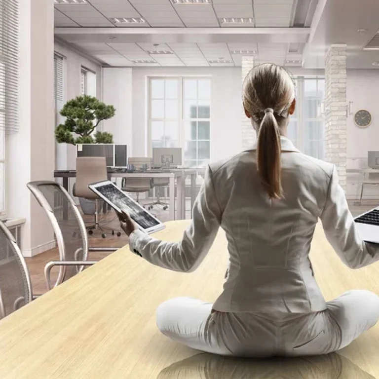 Hospitality_Insights_EHL_Wellbeing_At_Work_Header_002